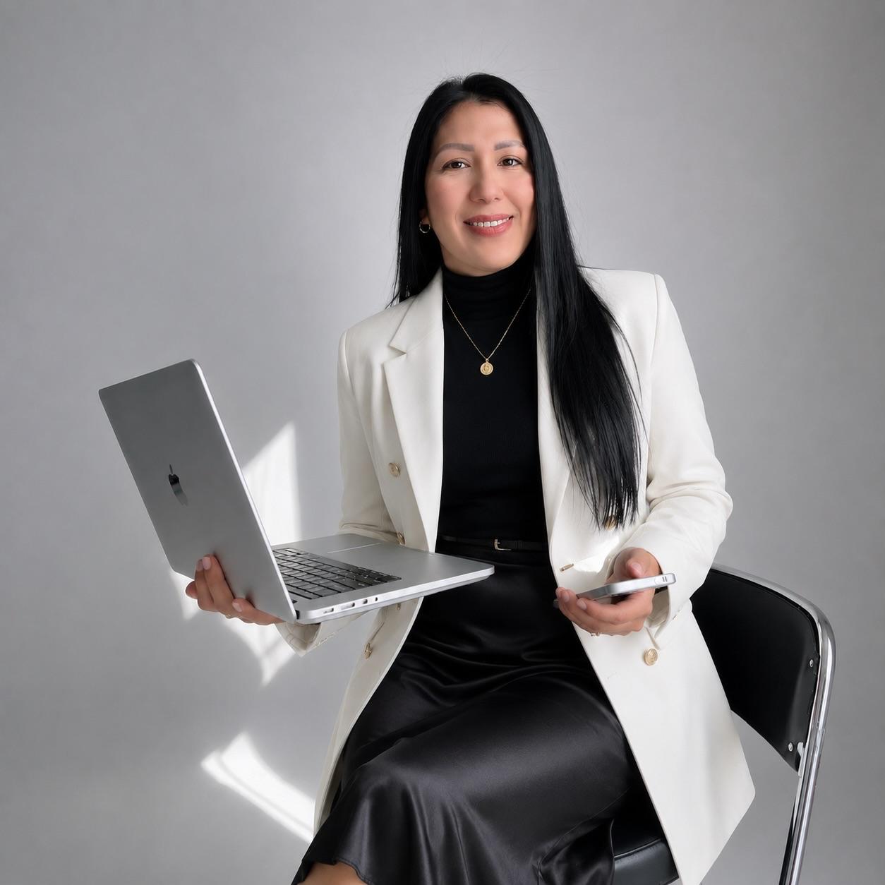 Alejandra Zambrano, Estratega Digital especializada en Paid Media, Automatización y Analítica